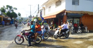La rue s'anime, se colore, s'agite, la journée va commencer