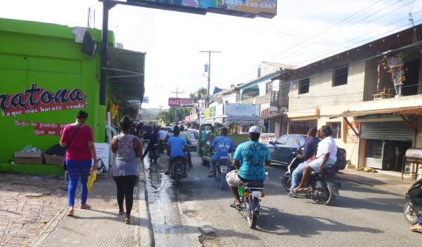 C'est l'heure de pointe..... Heu.... c'est toujours l'heure de pointe, ca déboule de partout, faut faire gaffe quand même.....