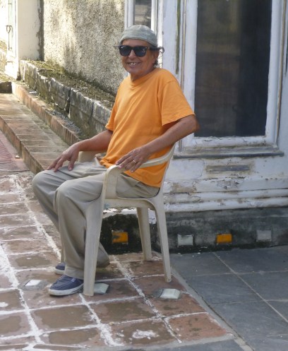 Une figure de LT, Raoul, le tout premier avocat-notaire, insolite et toujours en place.