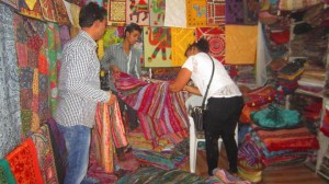 Et l'on parle chiffon.....