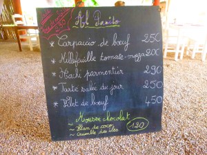 Des petits plats qui changent selon la fantaisie des cuisiniers et l'arrivage du marché.