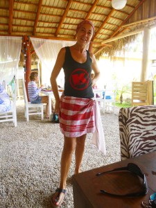 Sabine, la jolie cuisinière et son incroyable tablier en torchons.... j'adore..