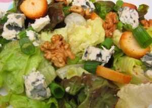 Fraîche et savoureuse, une salade composée comme on les aime