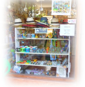 Des petits cadeaux rigolos, la Maison de la Presse du Paseo fourmille d'idées délicieuses.