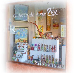 Le Paseo, décidément fourmille de spots sympas, la Galerie Née en fait partie, de délicieuses toiles à partir de tous petits prix.