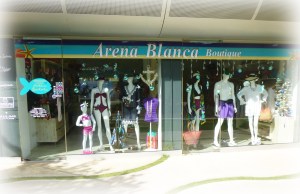 De beaux vêtements aussi au bateau, ici Arena Blanca.