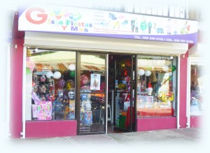 Un drôle d'endroit rigolos avec des farces, des masques, des cotillons, des ballons.... tout pour faire la fête.