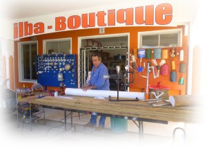 Plaza Italia, des appliques, des lampes à poser, modêles uniques faits main avec beaucoup d'amour par Gérard.